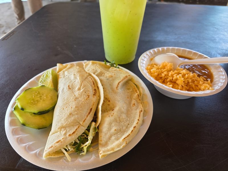 El Lorito food