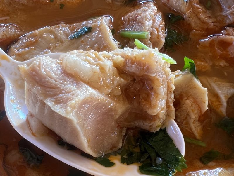 El Lorito food